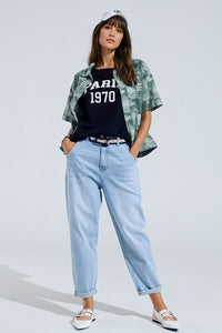 Q2 Women's Jean Light Wash Mom Jeans With Side Pockets