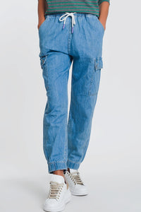 Q2 Women's Jean Lightweight Denim Jogger with Pockets in Light Denim