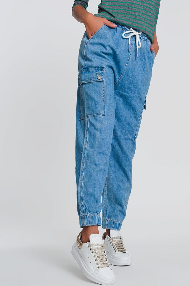 Q2 Women's Jean Lightweight Denim Jogger with Pockets in Light Denim