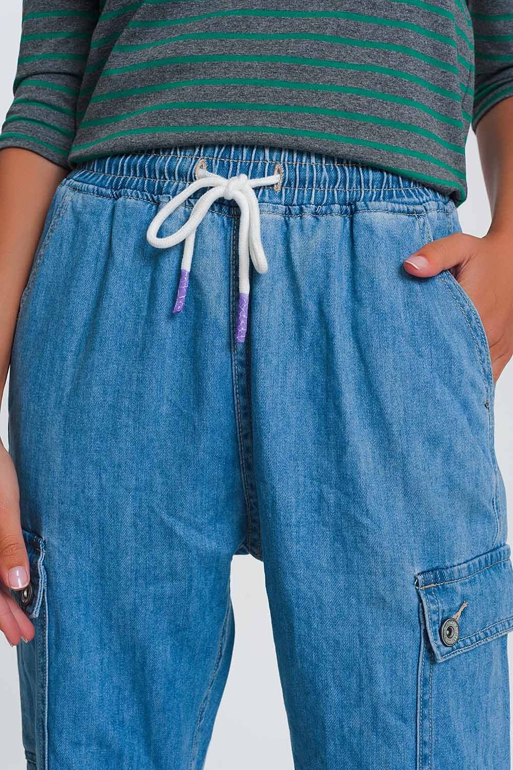 Q2 Women's Jean Lightweight Denim Jogger with Pockets in Light Denim