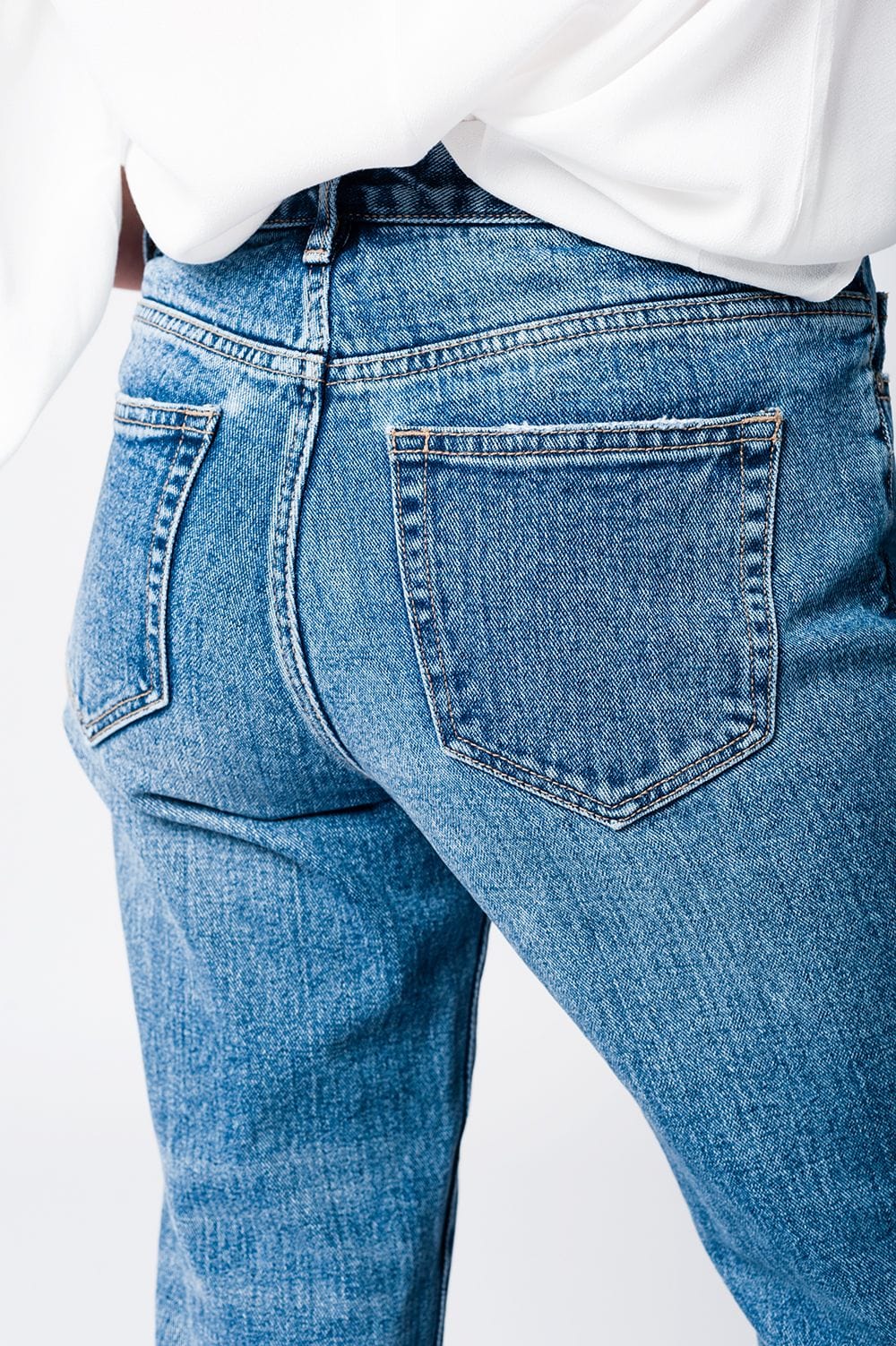 Q2 Women's Jean Mom jeans with embroidered stars