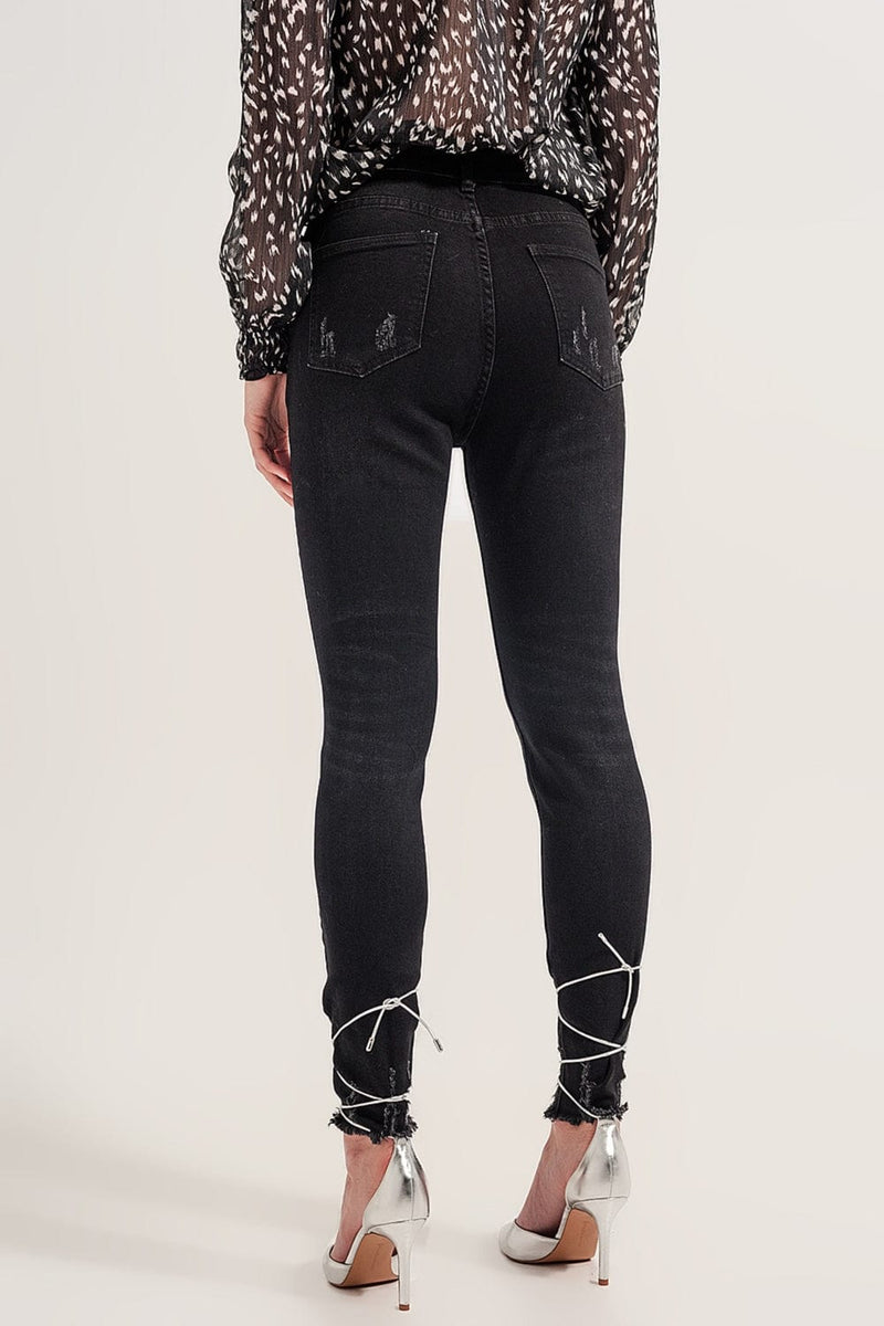 Q2 Women's Jean Raw Hem Skinny Jeans in Washed Black