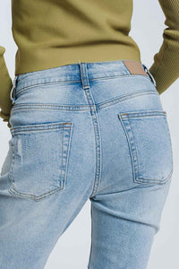 Q2 Women's Jean Ripped Boyfriend Jeans in Light Denim