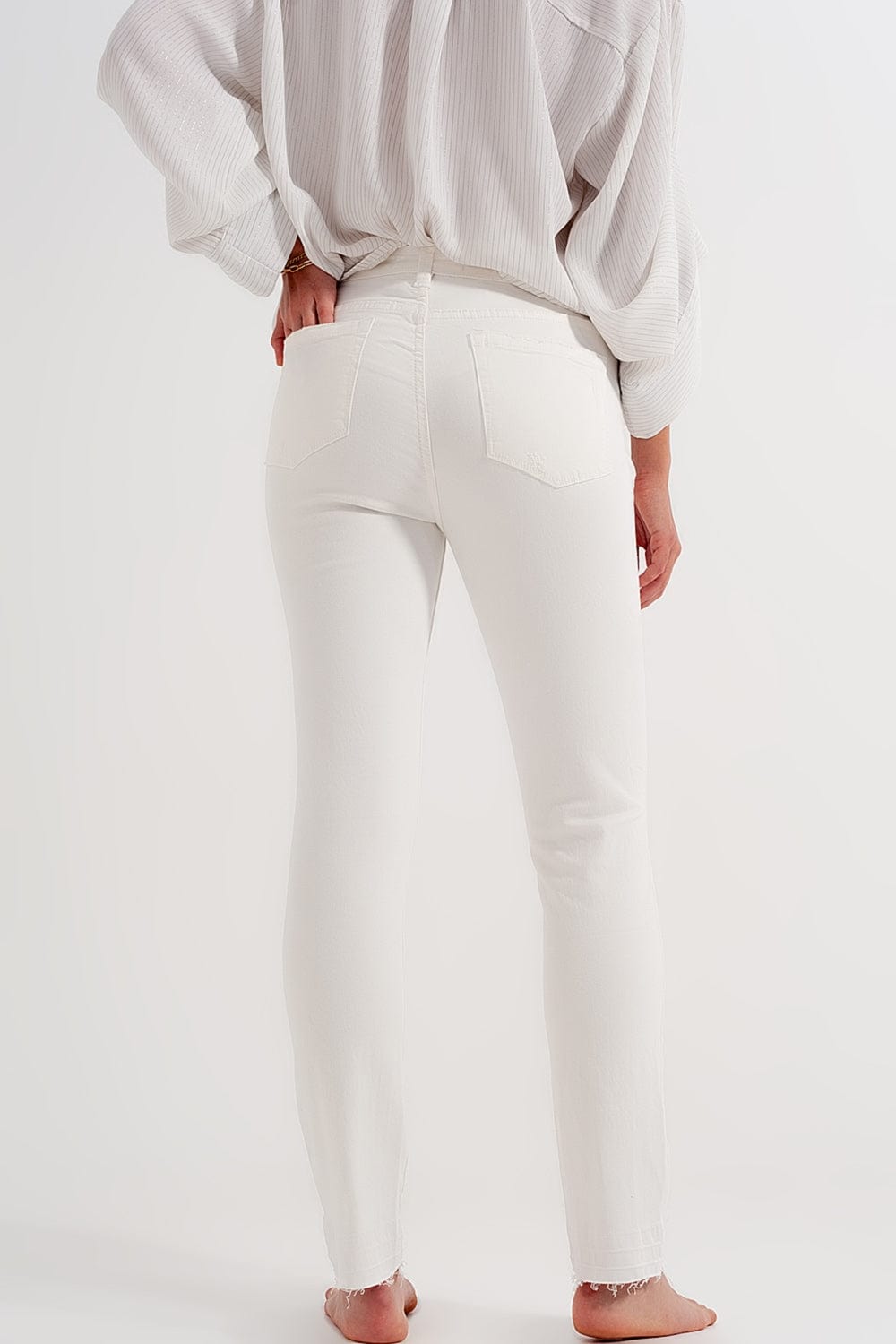 Q2 Women's Jean Ripped Fray Hem Jeans in Cream