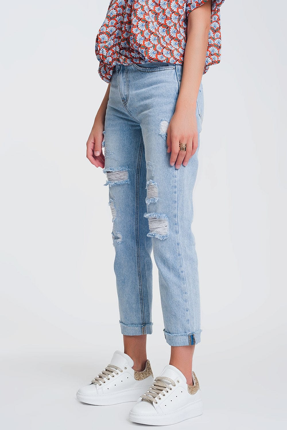Q2 Women's Jean Ripped straight fit jeans in light denim