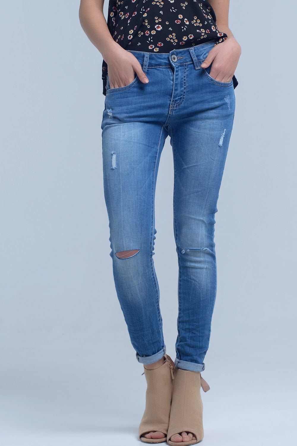 Q2 Women's Jean Skinny jeans with rips knee