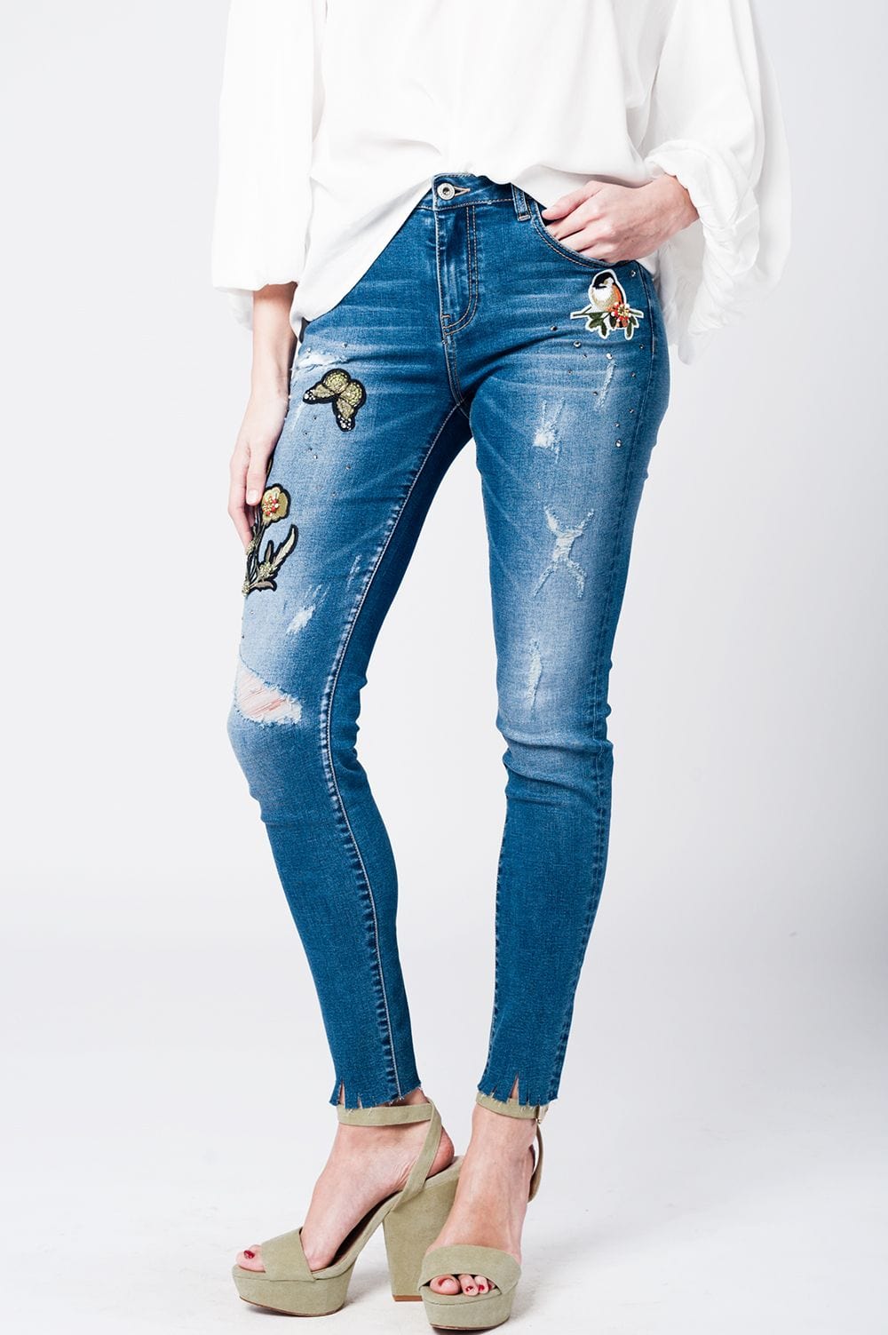 Q2 Women's Jean Skinny rip jeans with embroidered patches
