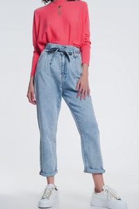 Q2 Women's Jean Straight Cut Jeans in Light Denim with Belt
