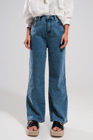 Q2 Women's Jean Straight Jean in Mid Blue