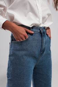 Q2 Women's Jean Straight Jean in Mid Blue