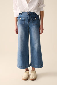 Q2 Women's Jean Straight Jeans With Back Pockets At The Front