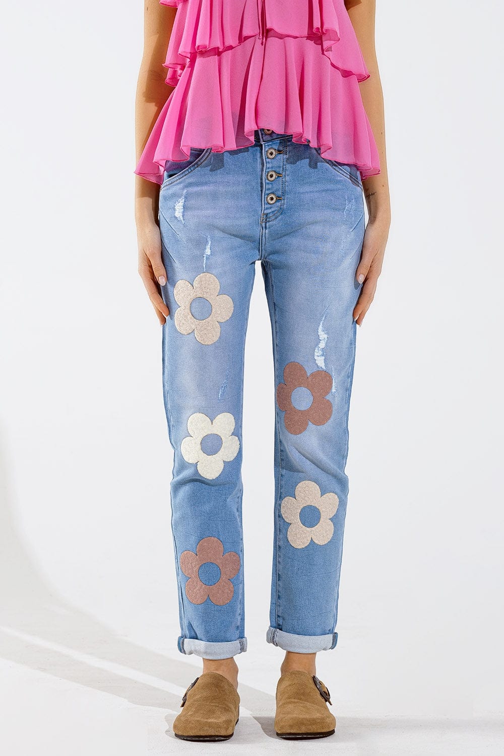 Q2 Women's Jean Straight Jeans With Button Closing And Flower Detail In Front