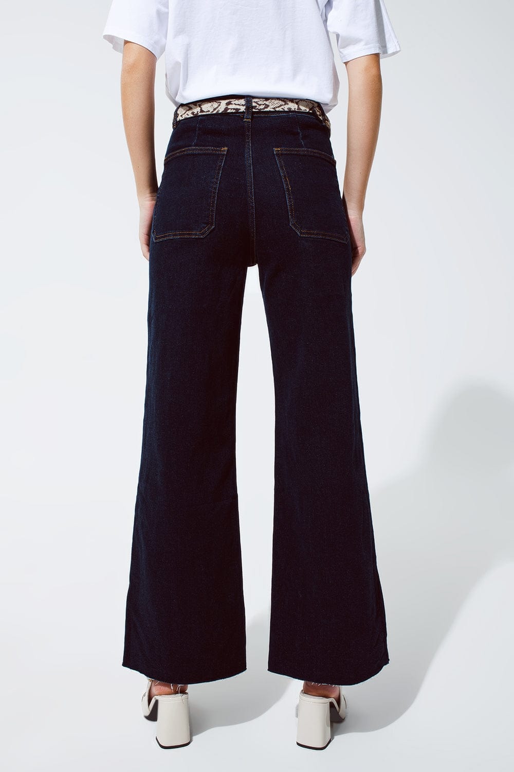 Q2 Women's Jean Straight Jeans With Pocket Detail In Dark Wash