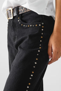 Q2 Women's Jean Straight Jeans With Stud Trim Details On The Sides In Black