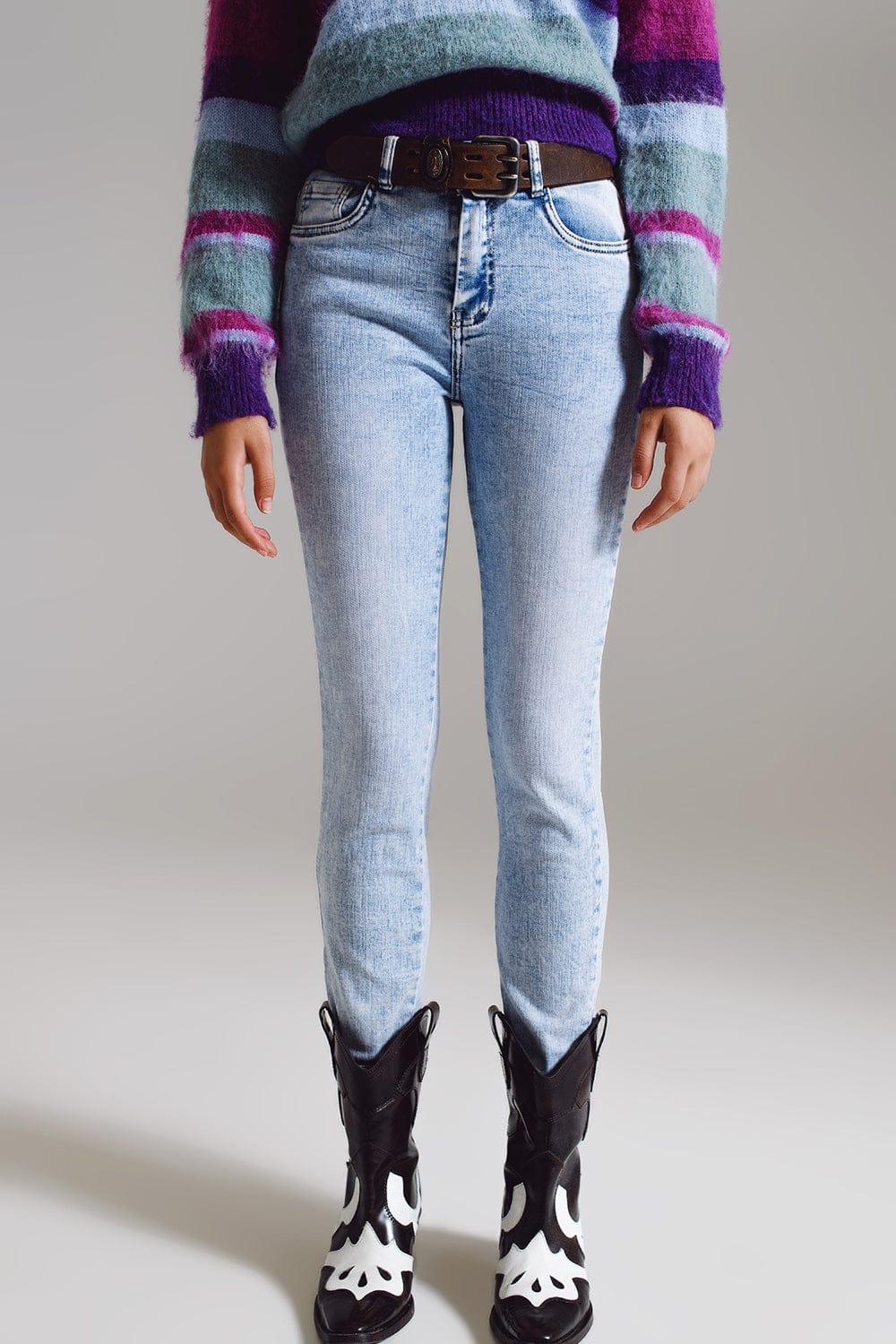 Q2 Women's Jean Super Skinny Jeans In Mid Rise In Light Blue Wash