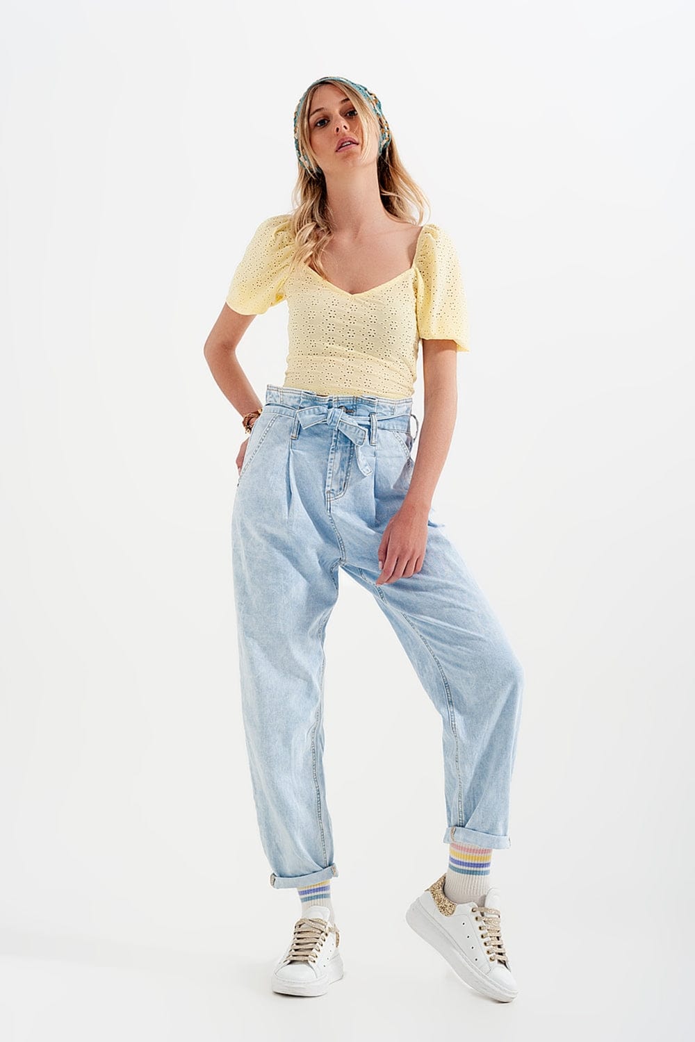 Q2 Women's Jean Tapered Leg Jeans with Paper Bag Waist in Light Vintage Wash