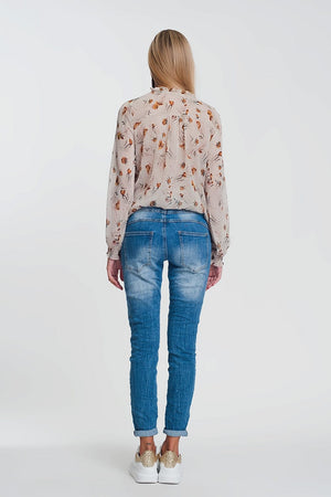 Q2 Women's Jean Wrinkled Boyfriend Jeans in Light Denim with Ripped Details