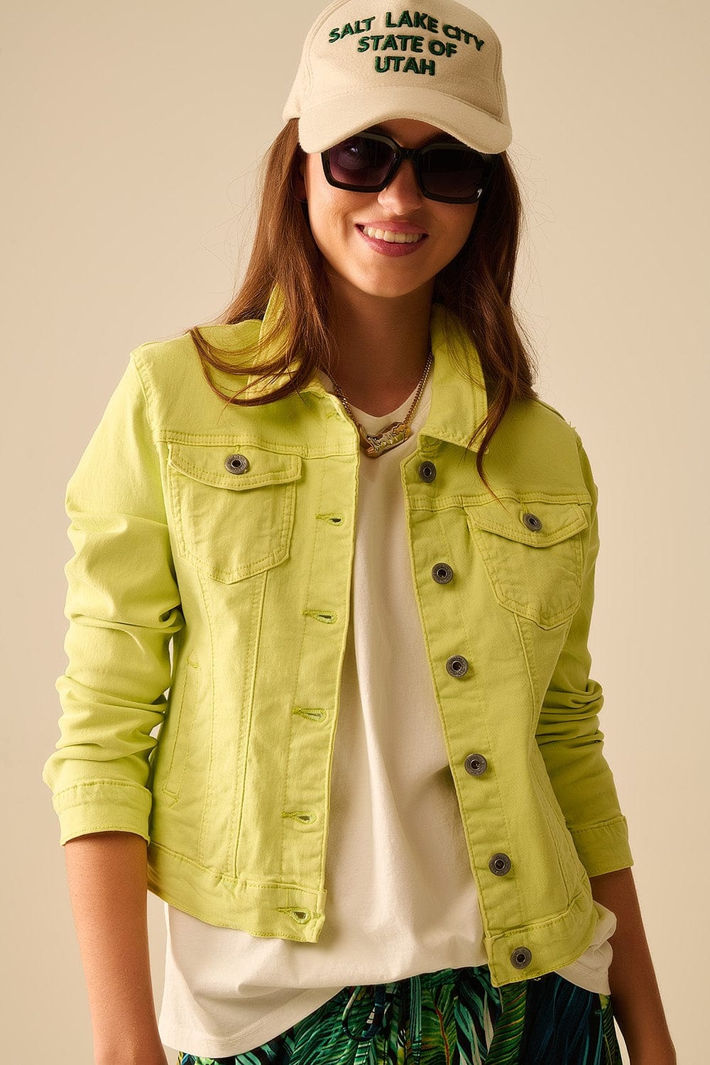 Q2 Women's Outerwear Basic Denim Elastic Jacket With Pockets In Lime