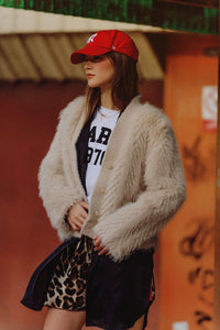 Q2 Women's Outerwear Cropped Jacket In Beige In Fine Fur