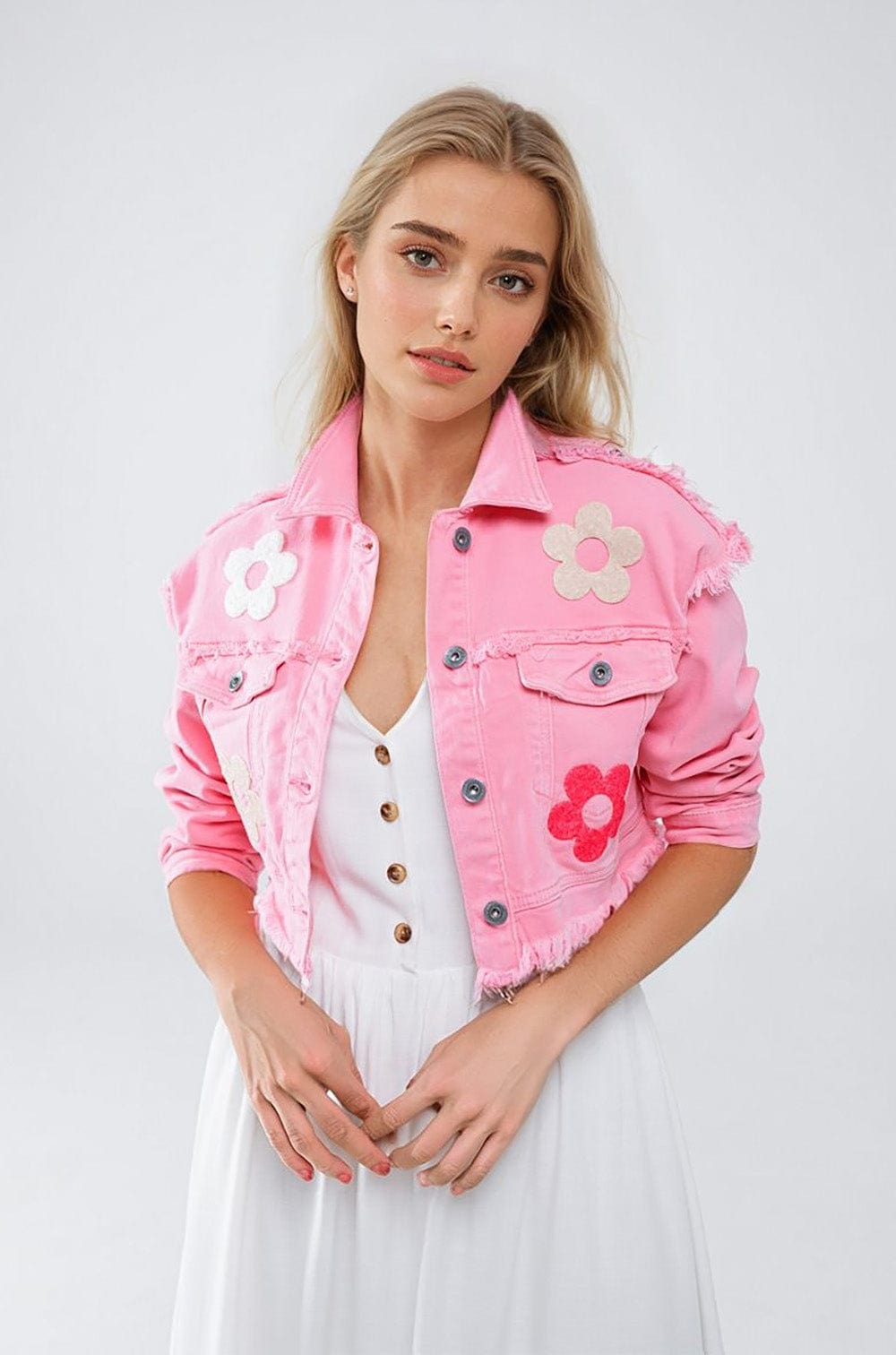 Q2 Women's Outerwear Cropped Jacket With Chest Pockets And Flower Details In Pink
