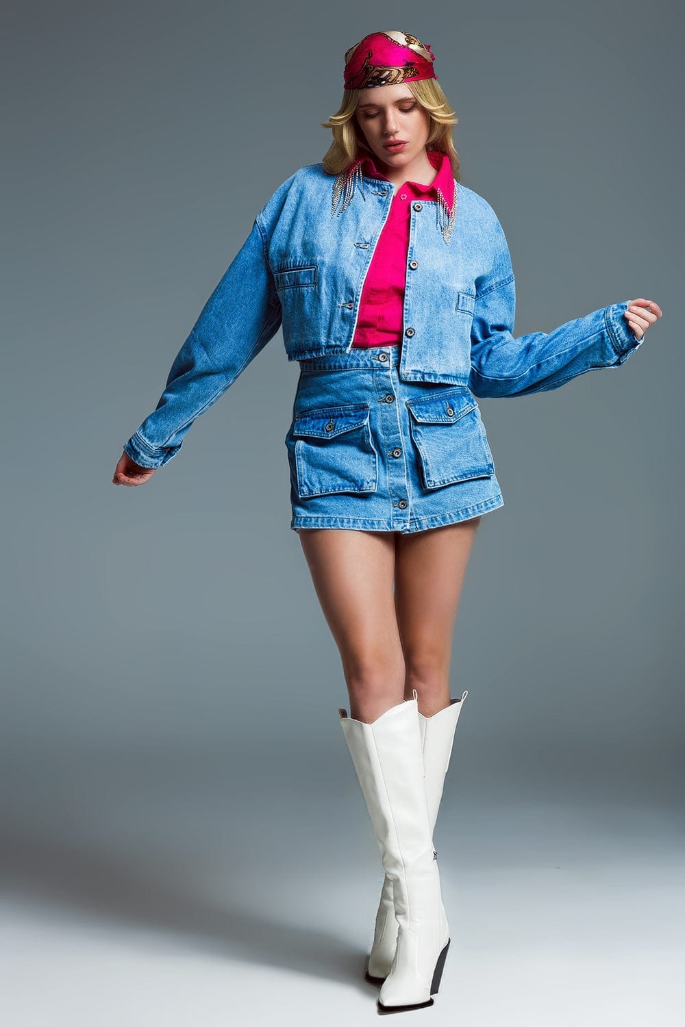 Q2 Women's Outerwear Cropped Relaxed Denim Jacket With Chest Welt Pockets In Light Wash