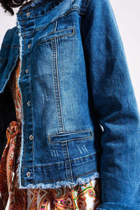 Q2 Women's Outerwear Light Wash Denim Jacket With Raw Hem Edge