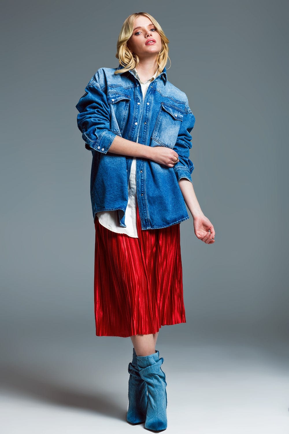 Q2 Women's Outerwear One Size / Blue Oversized Cargo Style Denim Jacket In Medium Wash.