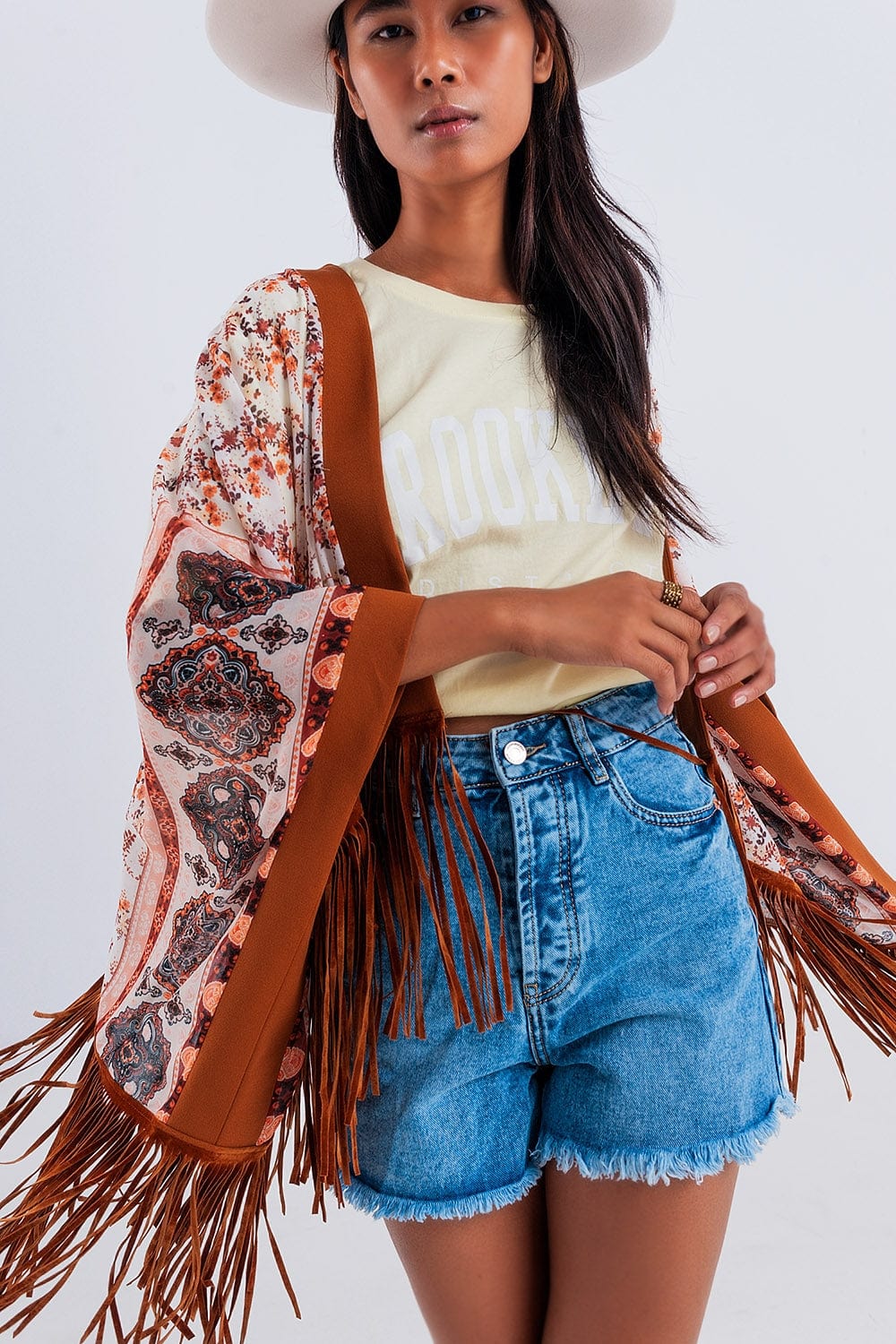 Q2 Women's Outerwear One Size / Brown / China Printed Kimono with Fringe Detail in Brown