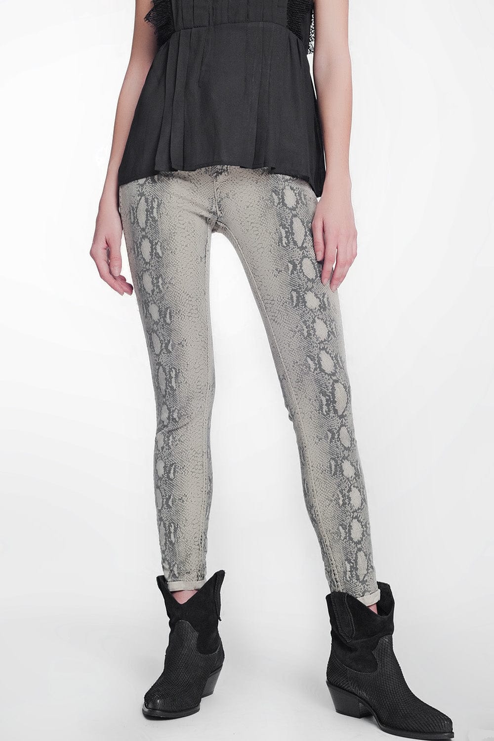 Q2 Women's Pants & Trousers Beige Super Skinny Reversible Pants with Snake Print