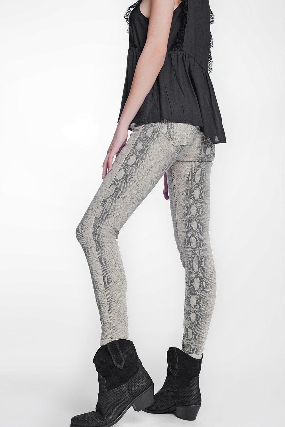 Q2 Women's Pants & Trousers Beige Super Skinny Reversible Pants with Snake Print