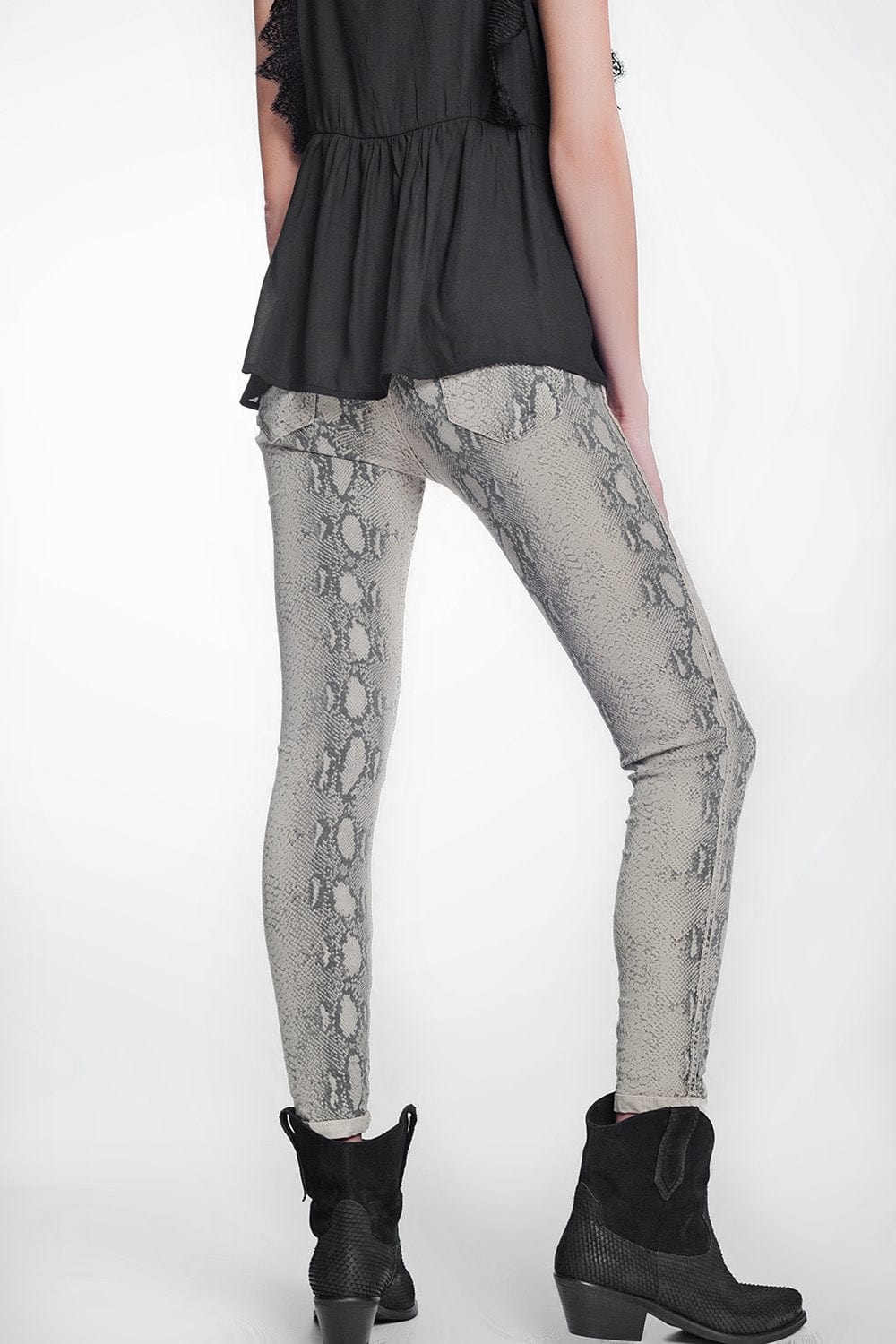 Q2 Women's Pants & Trousers Beige Super Skinny Reversible Pants with Snake Print