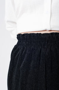 Q2 Women's Pants & Trousers Black cheesecloth pants