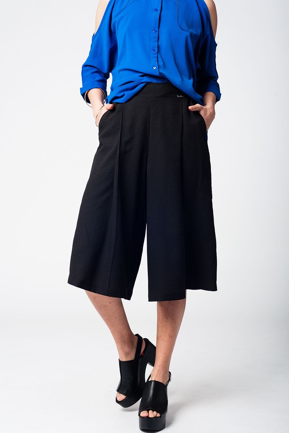 Q2 Women's Pants & Trousers Black pants skirt with silver buttons