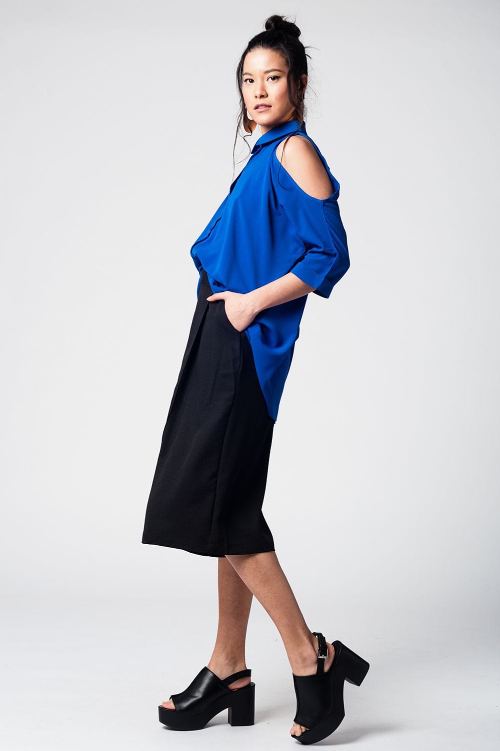 Q2 Women's Pants & Trousers Black pants skirt with silver buttons