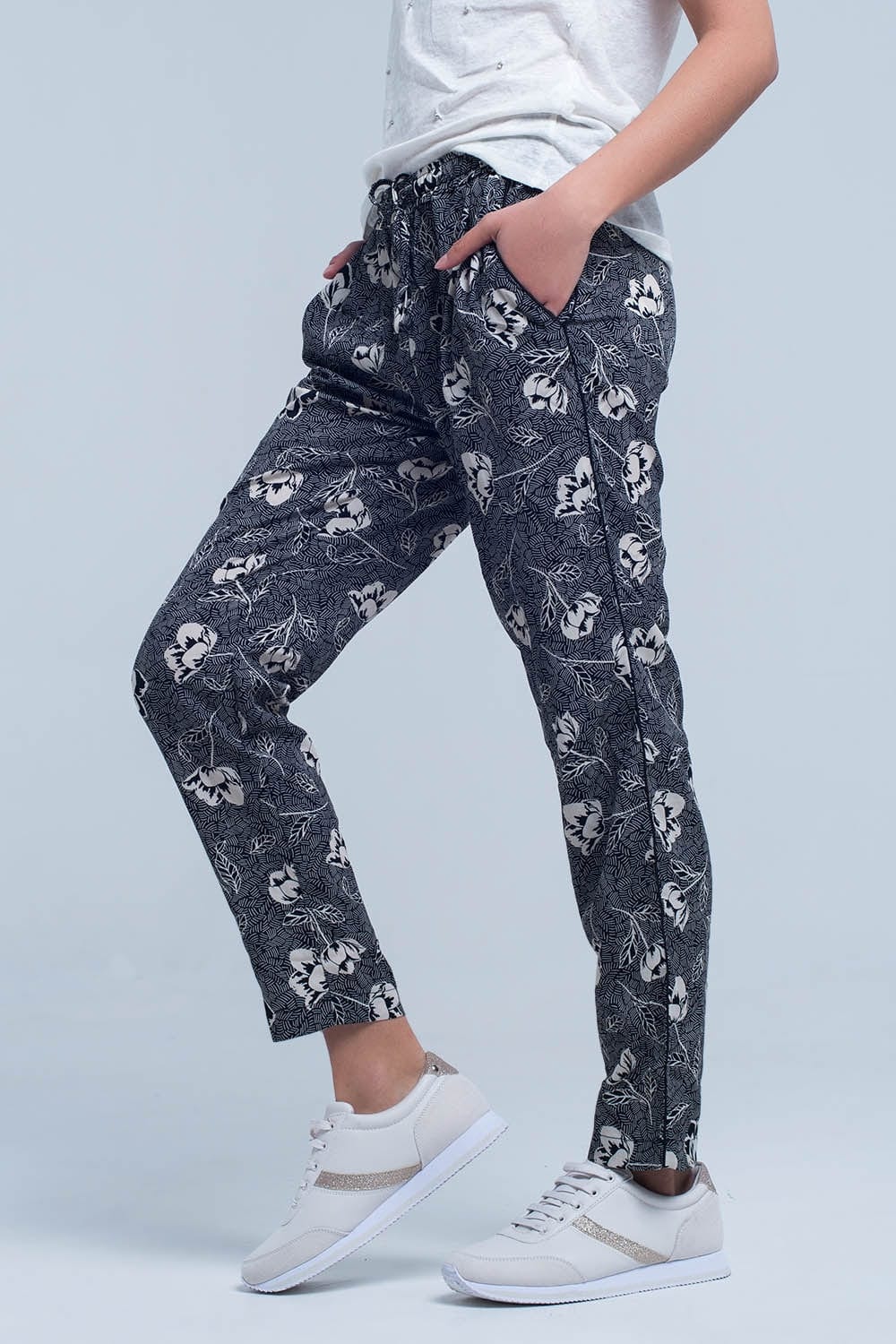 Q2 Women's Pants & Trousers Black pants with floral print