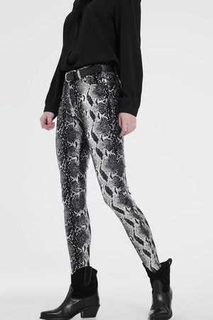 Q2 Women's Pants & Trousers Black Skinny Shiny Printed Pants