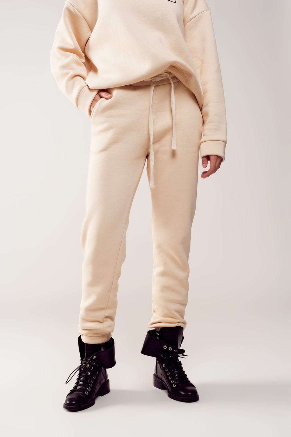 Q2 Women's Pants & Trousers Cotton Jogger in Cream