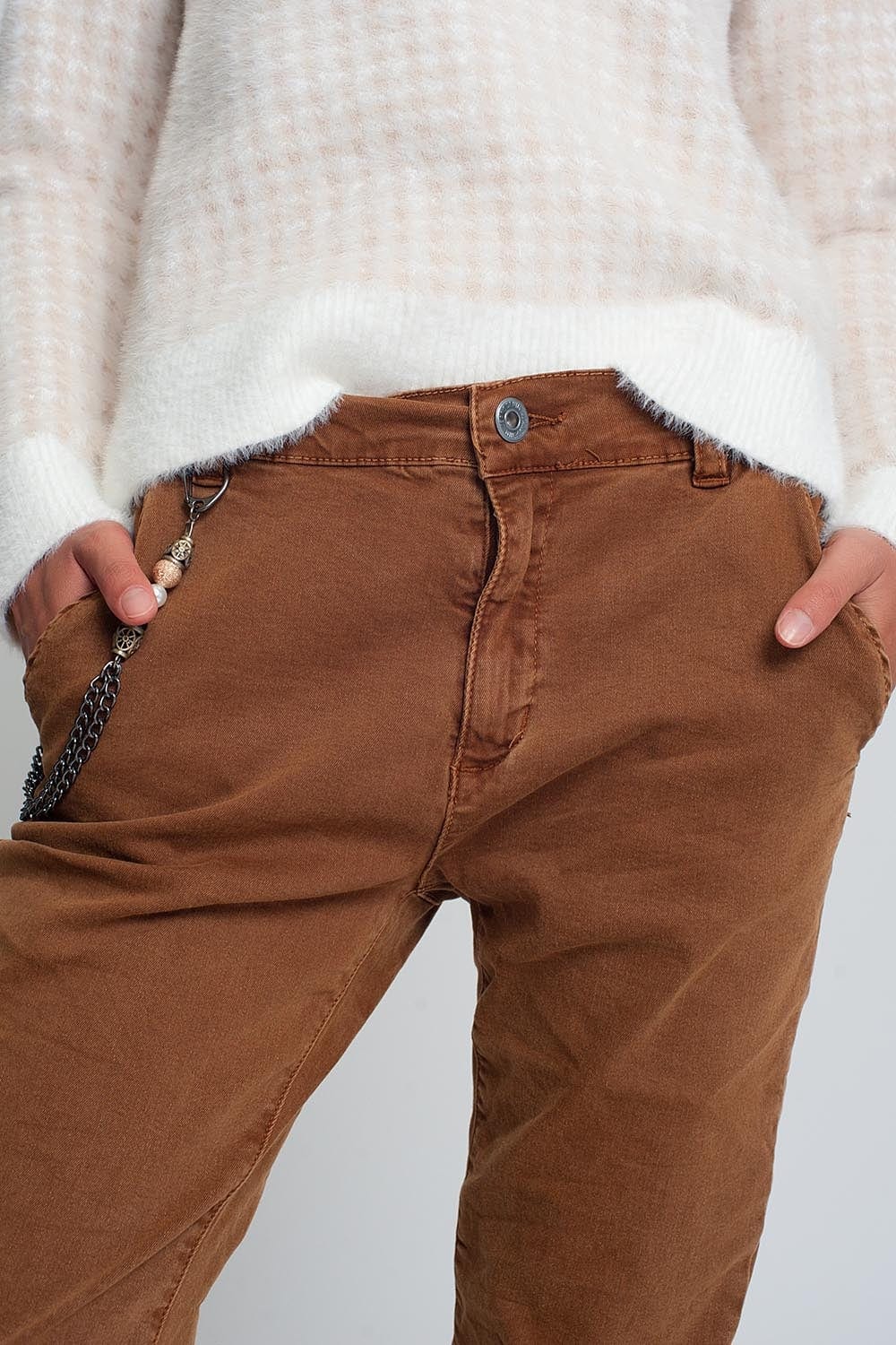 Q2 Women's Pants & Trousers Cuffed Utility Pants with Chain in Brown