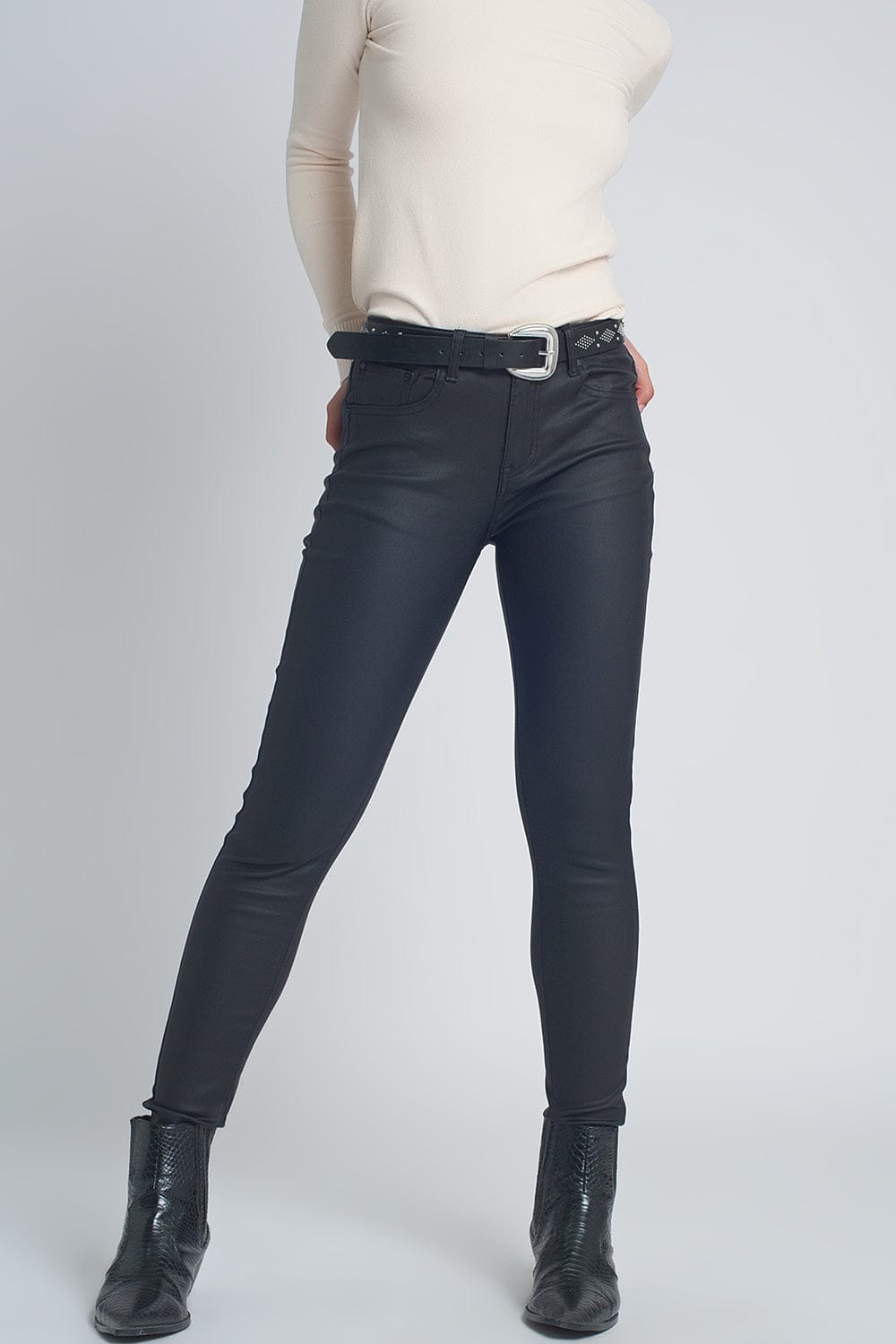 Q2 Women's Pants & Trousers Faux Leather Skinny Trousers in Black Colour