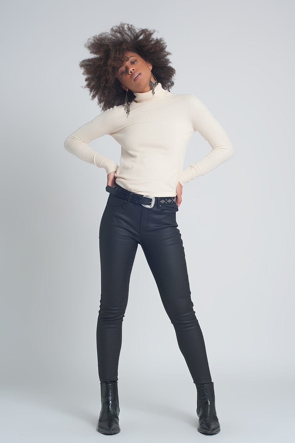 Q2 Women's Pants & Trousers Faux Leather Skinny Trousers in Black Colour