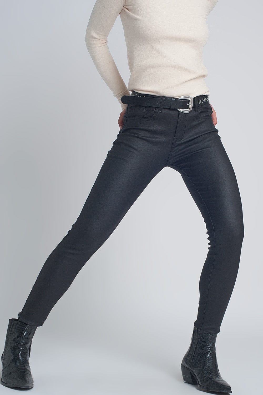 Q2 Women's Pants & Trousers Faux Leather Skinny Trousers in Black Colour