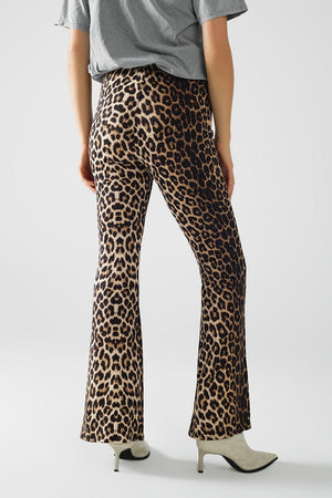 Q2 Women's Pants & Trousers Flared Spandex Leggings In A Leopard Print