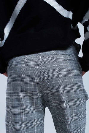 Q2 Women's Pants & Trousers Gray tartan pattern pants