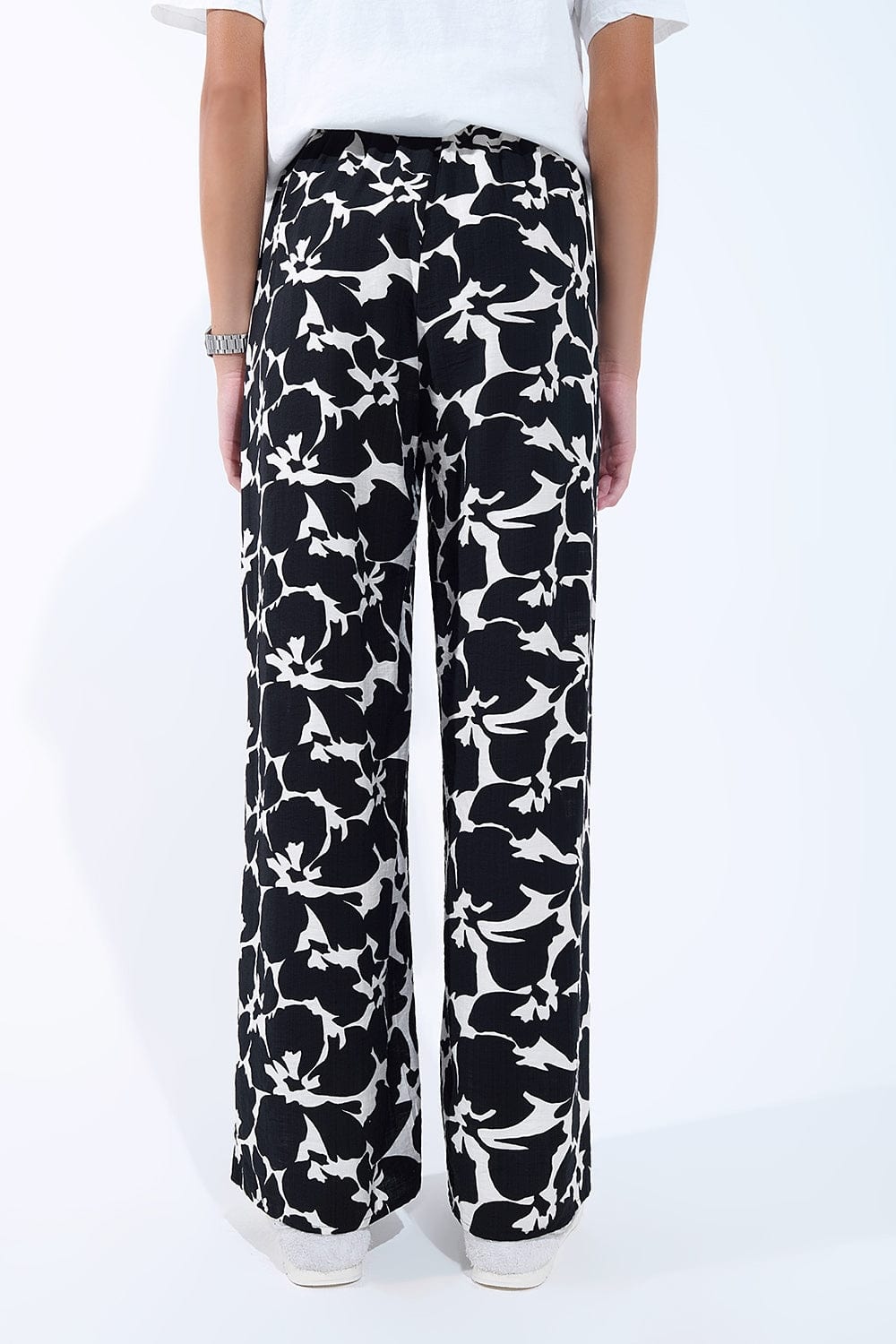 Q2 Women's Pants & Trousers Hawaiian Floral Print Straight Pants In Black And White