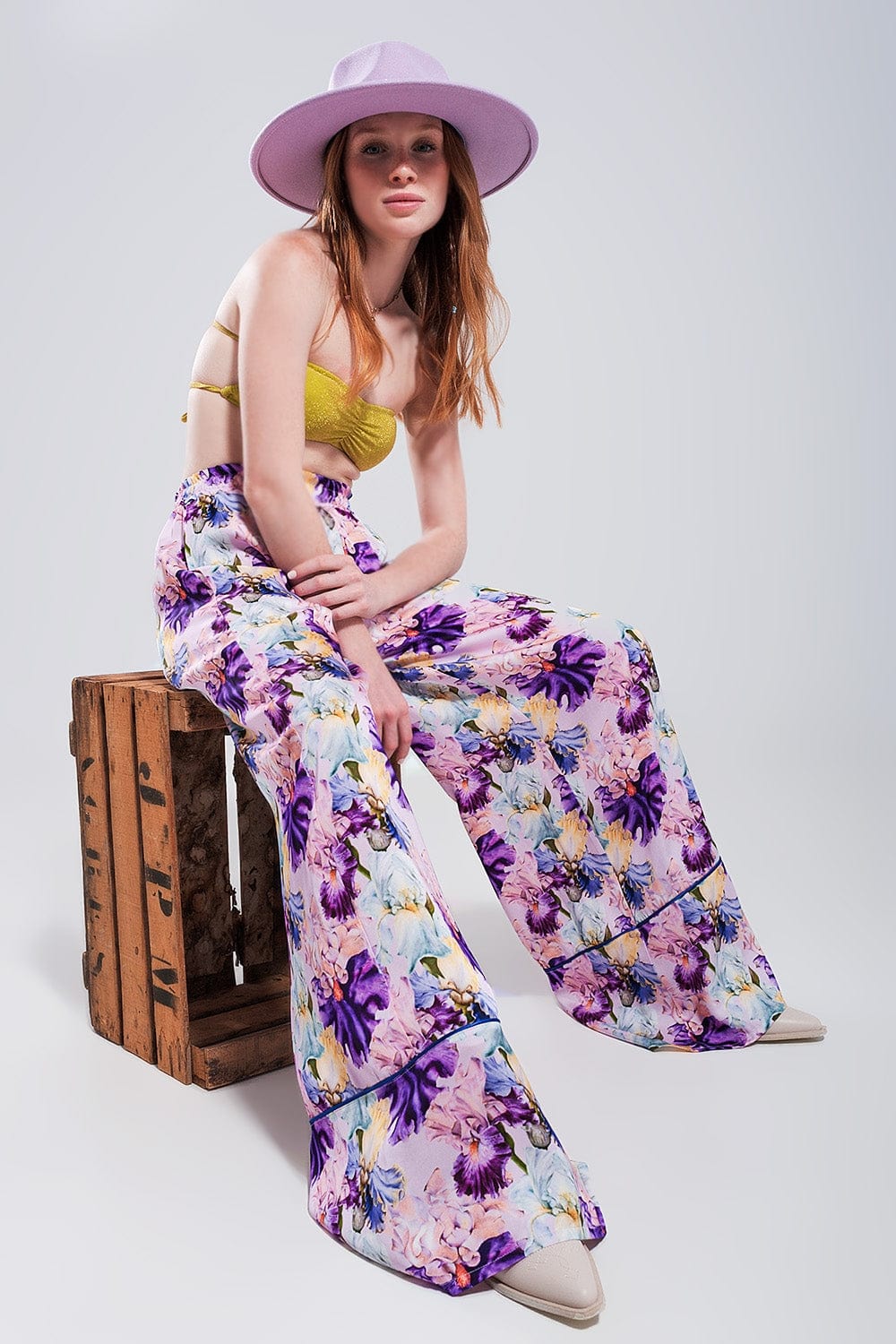 Q2 Women's Pants & Trousers High Waisted Satin Wide Leg Pants in Purple Floral