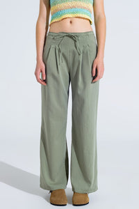 Q2 Women's Pants & Trousers Light Green Relaxed Pants With Drawstring Closing And Side Pockets