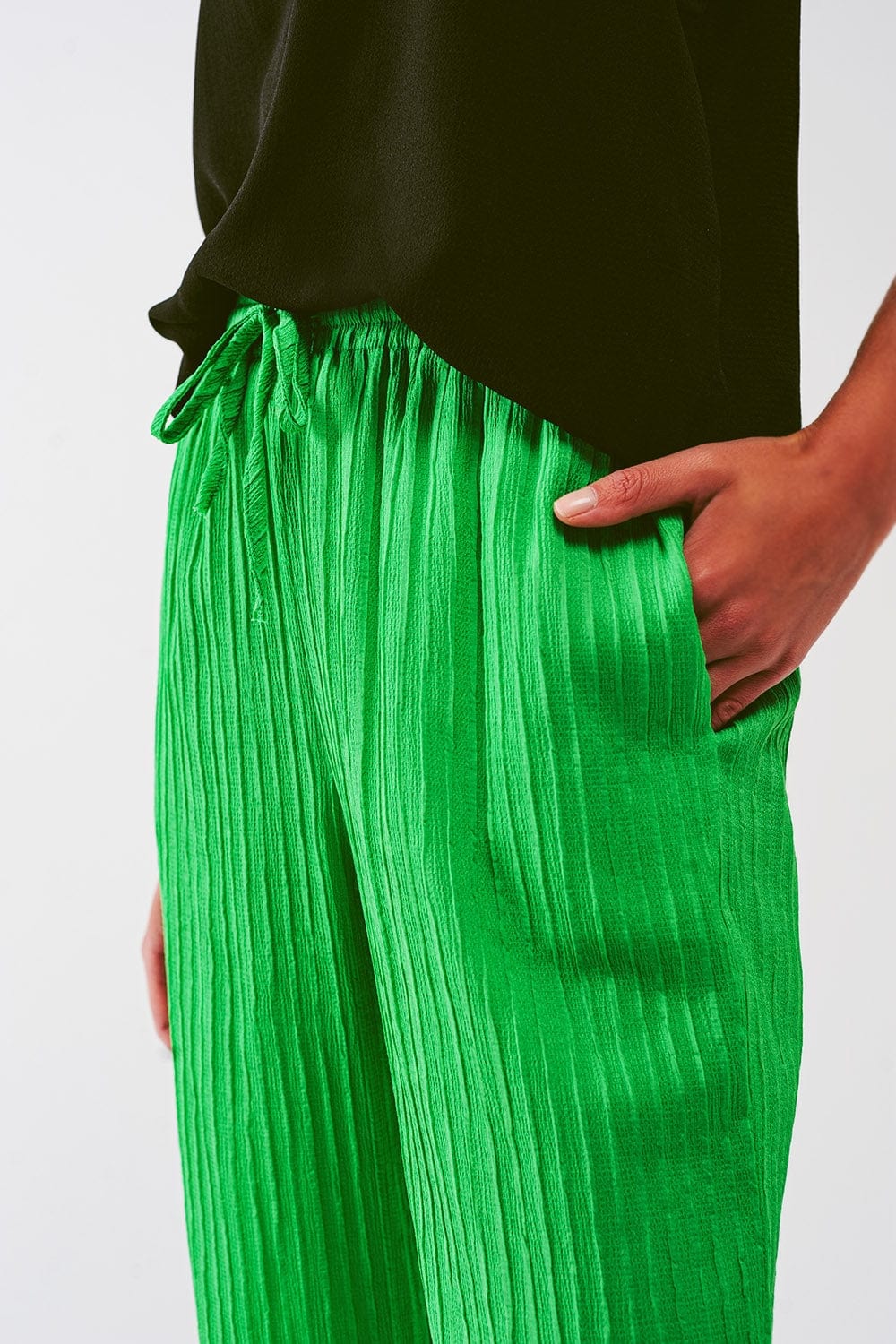 Q2 Women's Pants & Trousers Loose Fit Striped Pants in Green