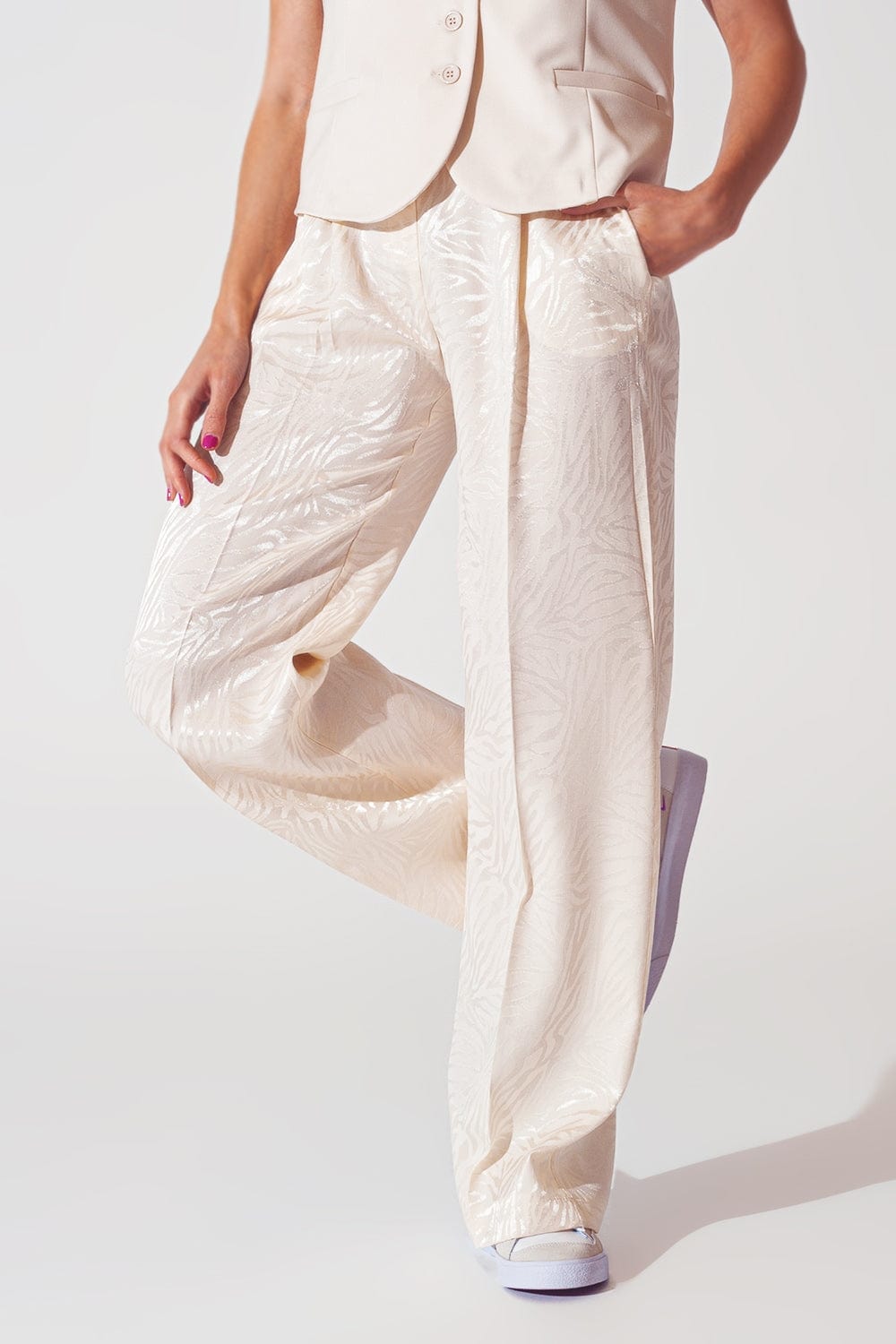 Q2 Women's Pants & Trousers Loose Fit Zebra Print Pants in White