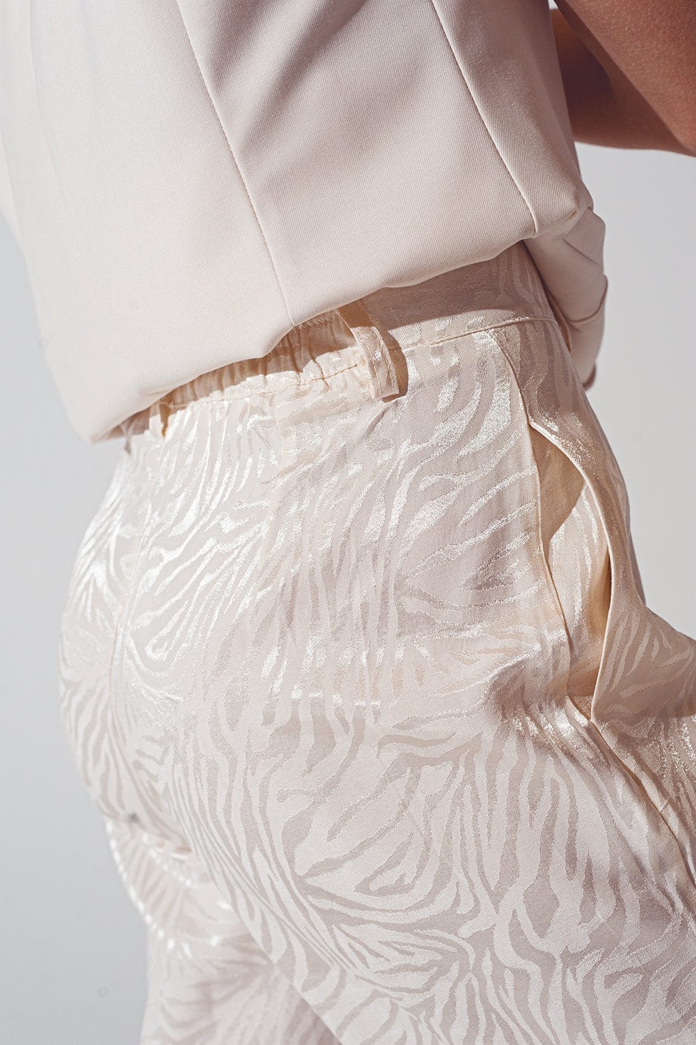 Q2 Women's Pants & Trousers Loose Fit Zebra Print Pants in White
