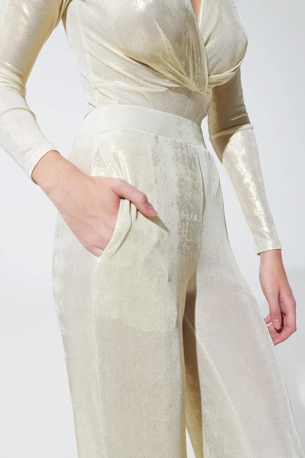 Q2 Women's Pants & Trousers Metallic Finish Flared Legging In Pearl White.